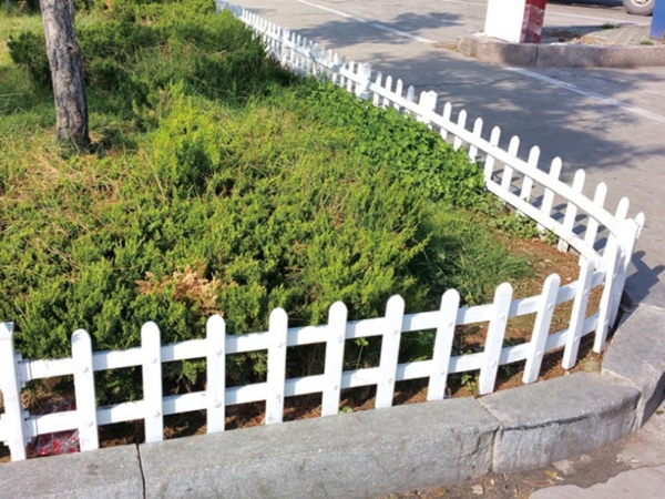 pvc草坪护栏 (5)