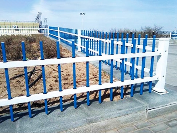 草坪护栏