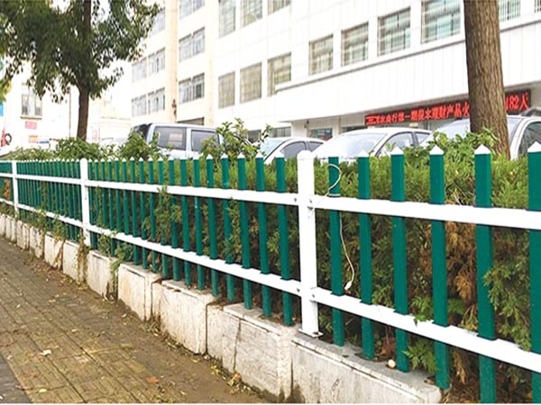 草坪护栏