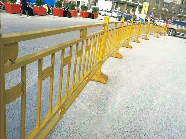 黄金道路护栏